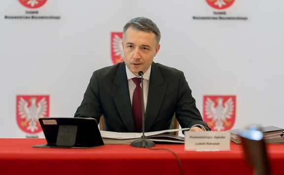 Przewodniczący sejmiku Ludwik Rakowski podczas posiedzenia sejmiku