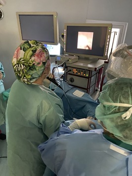 Operacja przy użyciu robota Avicenna w szpitalu w Dziekanowie Leśnym
