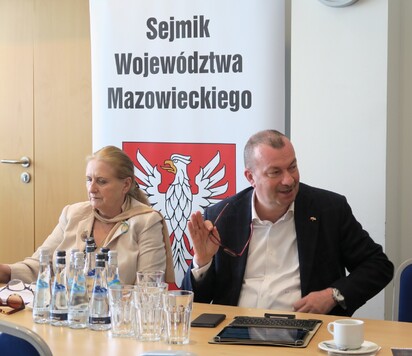 Na zdjęciu przewodnicząca Komisji Kultury i Dziedzictwa narodowego Jadwiga Zakrzewska oraz  wicemarszałek Wiesław Raboszuk.