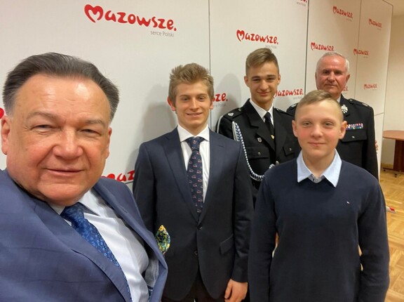 Marszałek Adam Struzik spotkał się z laureatami strażaka miesiąca grudnia