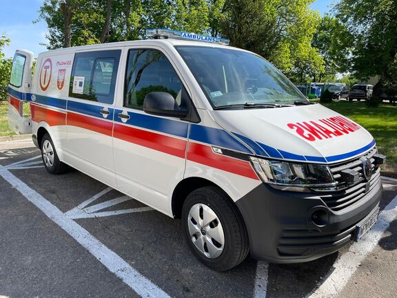 Nowy ambulans transportowy dla szpitala w Płońsku.