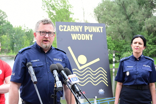 W konferencji wziął udział aspirant sztabowy  Marcin Zawadzki z Komisariatu Rzecznego Policji w Warszawie