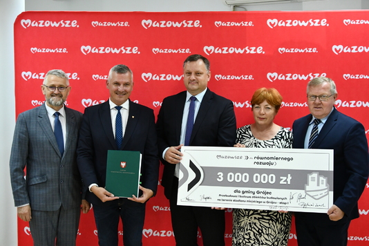 Gmina Grójec z czekiem na 3 mln zł wsparcia 