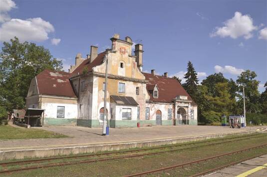 Zabytkowy dworzec kolejowy w Sierpcu.