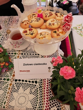 1 miejsce w konkursie ziołowe ciasteczka z KGW Goździczanki w Goździku fot. UMWM.jpg