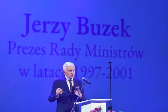 wystąpienie prof. Jerzego Buzka podczas gali jubileuszowej samorządu