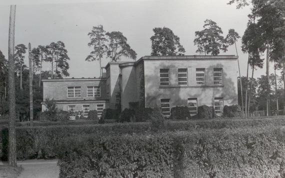Stare zdjęcie budynku szpitala